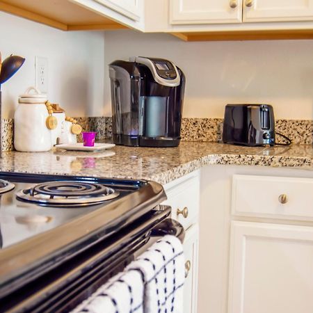 Cozy Condo, Minutes From Broadwy, Sleeps 5 Нэшвилл Экстерьер фото